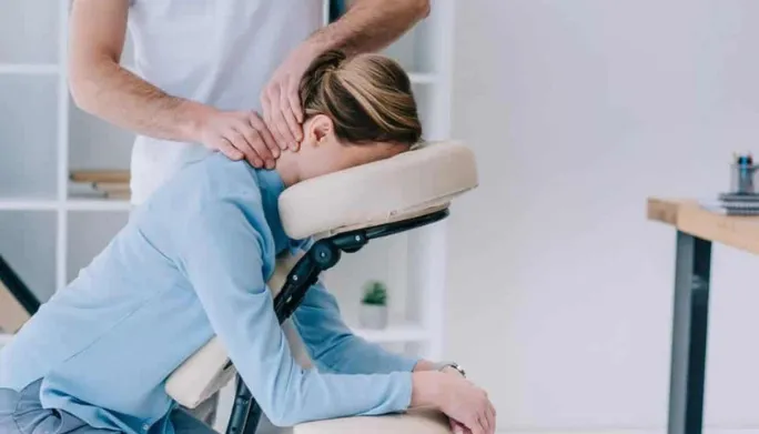 4 Questions to Ask Your Chiropractor About Neck Pain